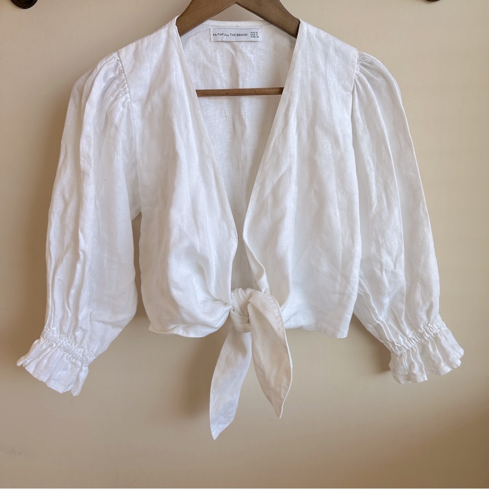 Faithfull the Brand Jamais Cropped Toe- Front Linen Top in Off-White